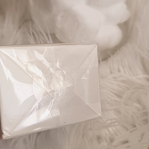 Bobbi Brown | Vitamin Enriched Face Base Full Size (FIRM ON PRICE) - Picture 6 of 9